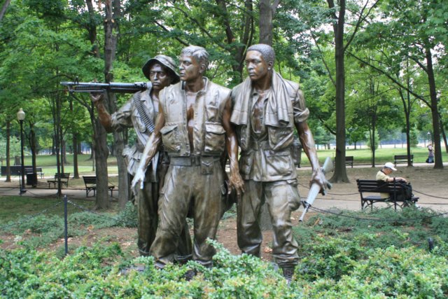 vietnamwarmemorial.jpg