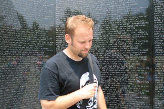 vietnamwarmemorial13.jpg
