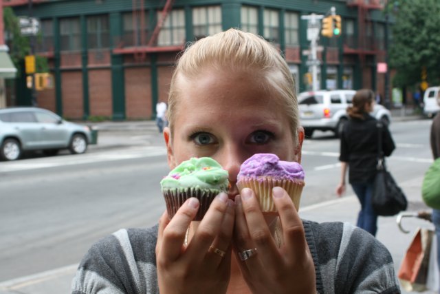 fialoooovesthemcupcakes.jpg