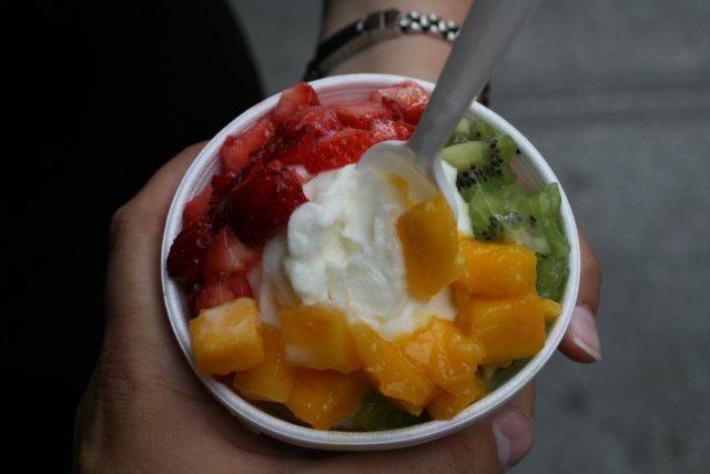 frozenyogurtmedfruktyuummm.jpg